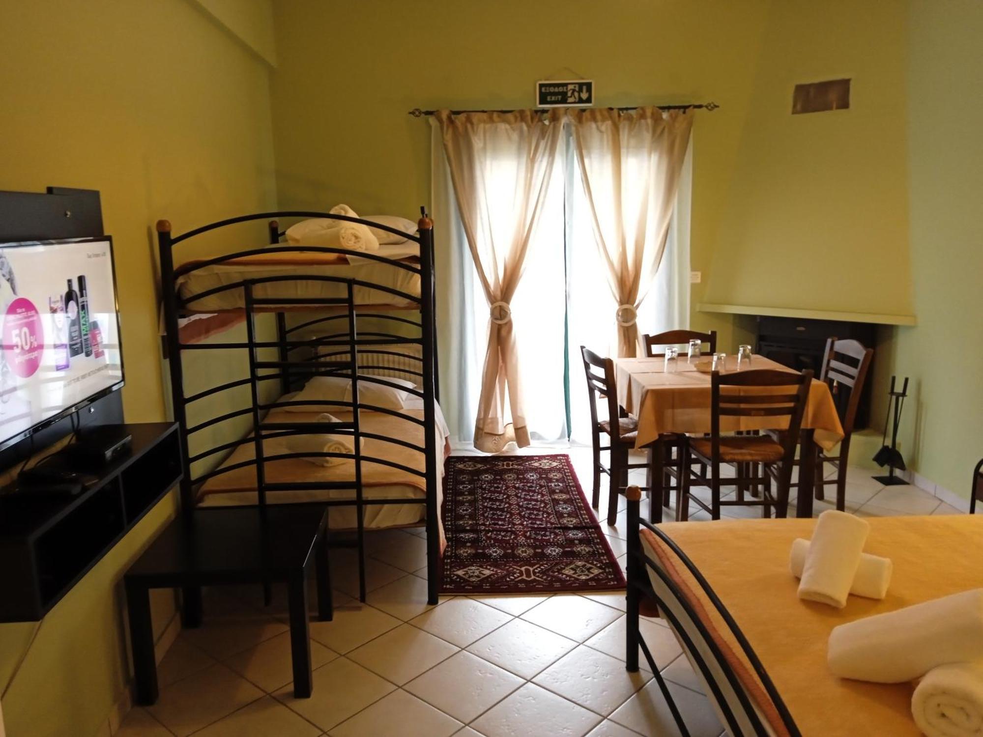 Guesthouse Eleftherios Kalavryta Exterior foto